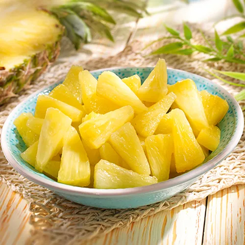 Ananas-Dattelfrucht-Salat